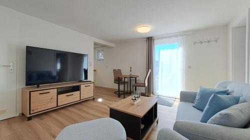 Altenkirchen Apartment | Ferienwohnung Gartenblick