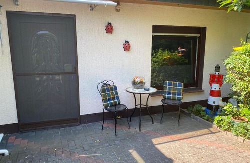 Nordenham Apartment | Ferienwohnung Gartenblick