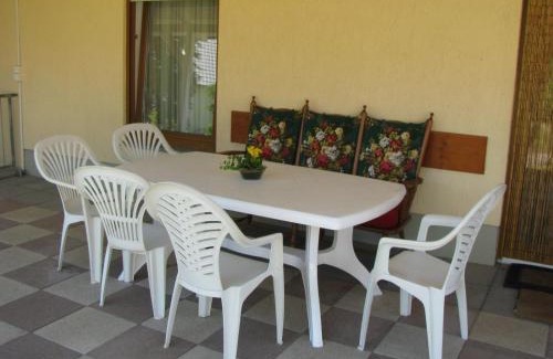 Herbsleben Apartment | Ferienwohnung Gelhausen