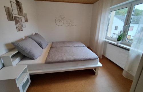 Marienfels Apartment | Ferienwohnung Hennessy