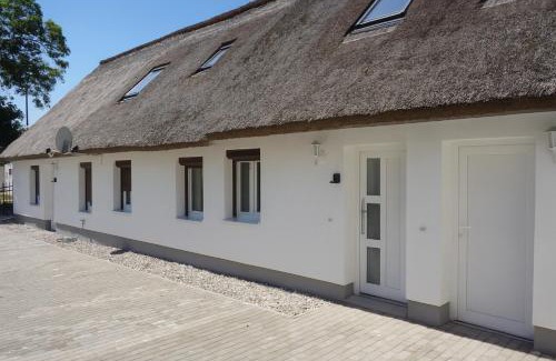 Luetow Apartment | Ferienwohnung Jasmin - Achterwasser Findling