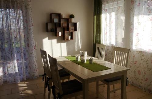 Uettingen Apartment | Ferienwohnung Kirchberg Uettingen