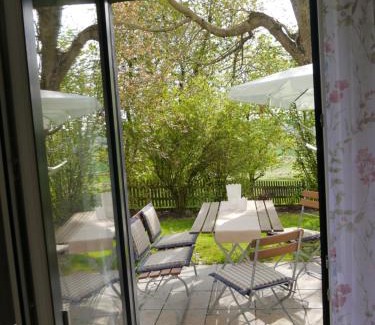 Uettingen Apartment | Ferienwohnung Kirchberg Uettingen