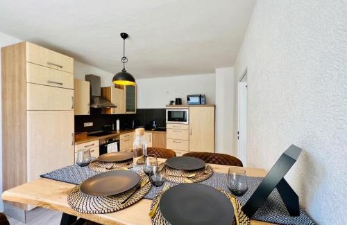 Schonbrunn Apartment | Ferienwohnung - ländliche Atmosphäre, Geräumig, mit Arbeits- und Parkplatz, Küche, Netflix, perfekt für Gruppen
