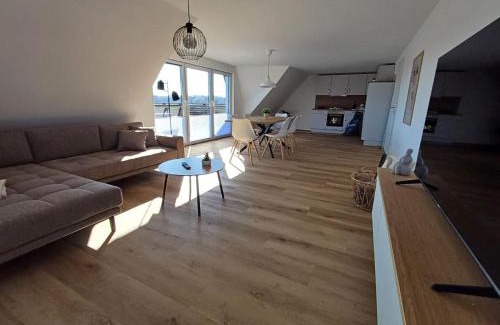 Hirschburg Apartment | Ferienwohnung Leo