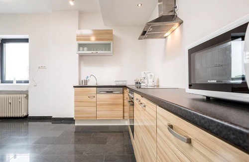 Langenfeld Apartment | Ferienwohnung Langenfeld 02, 150qm, 3 Schlafzimmer, 1 Wohn-/schlafraum, Max. 12 Personen