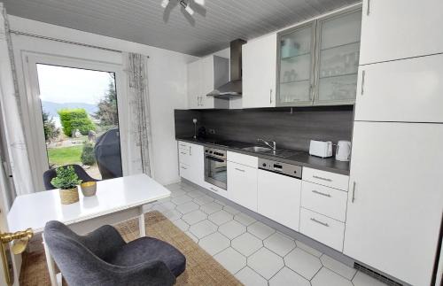 Mainz-Bingen Apartment | Ferienwohnung Märchenhain mit 2 Bädern und Rheinblick