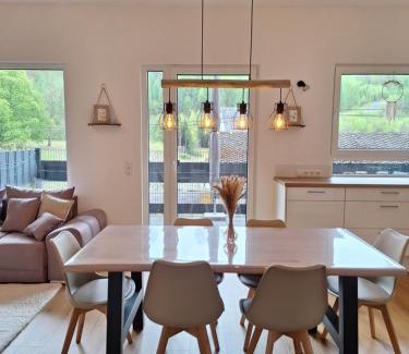 Ahr - Middle Rhine Apartment | Ferienwohnung Maison Confortable mit Sonnenterrasse und Garten, Bad Ems, Koblenz, Montabaur, Wandern, Radfahren, Mountanbiketouren