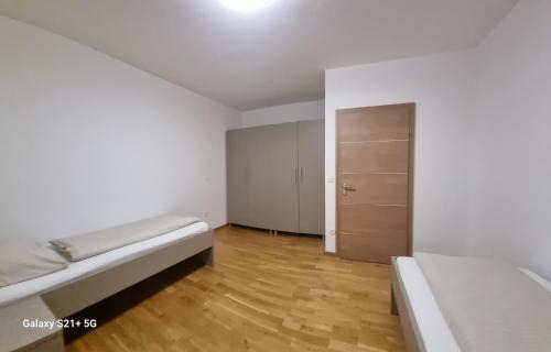 Worschach Apartment | Ferienwohnung Maitschern