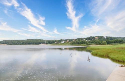 Lietzow Apartment | Ferienwohnung mit Balkon, Kamin und Sauna - Ferienresidenz Zwei Bodden FeWo 2-9
