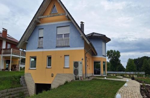 Klein Labenz Apartment | Ferienwohnung mit Seeblick am Groß Labenzer See