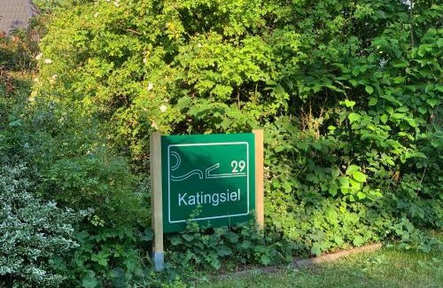 Katingsiel Apartment | Ferienwohnung Suederbootfahrt - Ruheoase für Naturliebhaber in Katingsiel zwischen Tönning und St Peter Ording perfekt für Radtouren