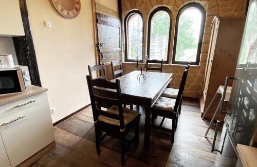 Leppersdorf Apartment | Ferienwohnung WACHSTUBE für 6 Pers im Rittergut bei Dresden