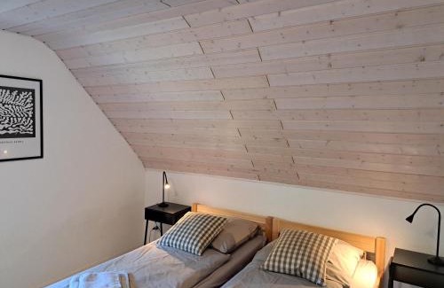 Kromlau Apartment | Ferienwohnung zentrale Lage Parkplatz kostenlos Grill Terrasse Fahrradraum Kromlau