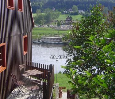 Niederrathen Apartment | Ferienwohnungen Elbjuwel