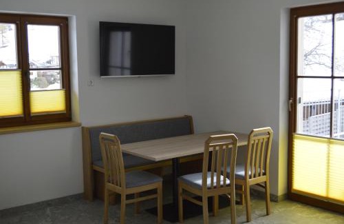 Embach Apartment | Ferienwohnungen Restaurant Pizzeria Langreiter