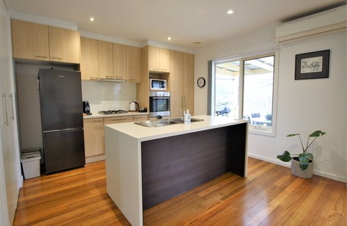 Healesville Apartment | Fermoy Cottage - lovely 2 bedroom cottage