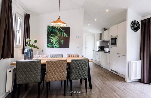 Cromvoirt Ski Chalet | ✓ Ferox at Résidence de Leuvert ✓ Holiday home for 5 persons ✓ Located near Den Bosch (Noord-Brabant) ✓ Near De IJzeren Man ✓ Book directly through the park