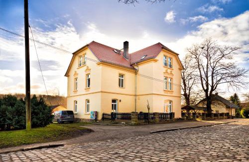 Droyßig Apartment | FeWo Droyßig Villa Edelgard