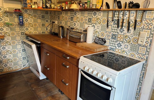 Hildburghausen Apartment | FeWo Therese - Spacious group accommodation in the historic castle ensemble