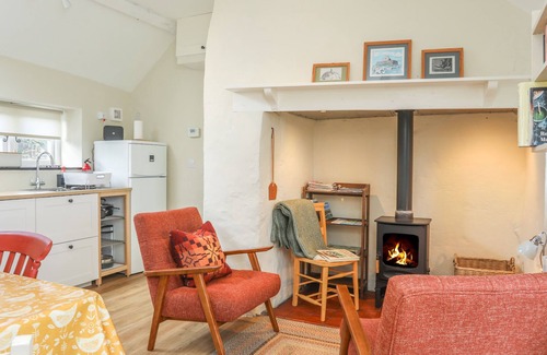 Bodorgan Cottage | Ffrwd Cottage