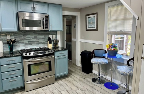 Harwich Port House | Fido friendly Walk to Red River Beach - Sleeps 20 - Hot tub - Bring your boat!