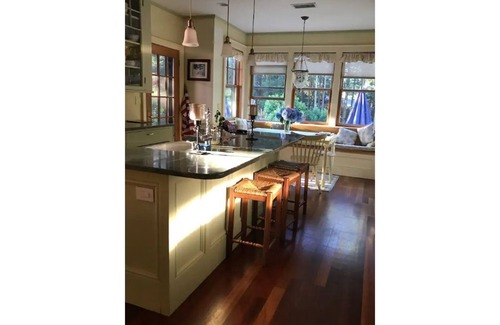 Saunderstown House | Field House, entire house Plum Beach, RI,
