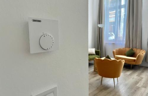 Goerlitz Apartment | FILMAP-Apartments-Zentrale Lage-Boxspringbett-Beamer-Popcorn-gratis Parkplatz