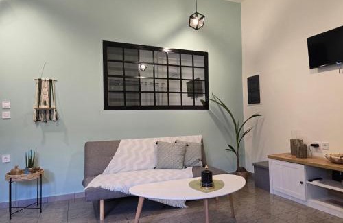 Petaloudes Apartment | Filoxenia house
