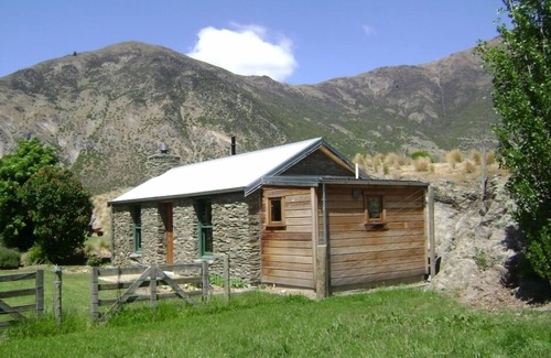 Gibbston Cottage | Finalist - Bookabach of the year 2020 - Gibbston