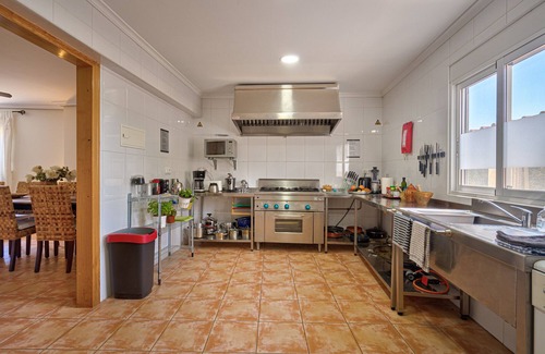 Aigues Villa | Finca Bilou, 5 double rooms with ensuite bathroom, private pool with jacuzzi