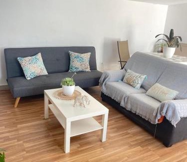 Los Santos de Maimona Apartment | Finca el atardecer- Apartamento El Peral