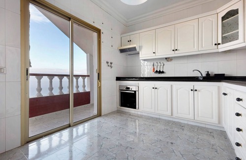 Tagoro Villa | Finca Jalón de Cameros with Sea View, Mountain View, Wi-Fi, Terrace & Garden