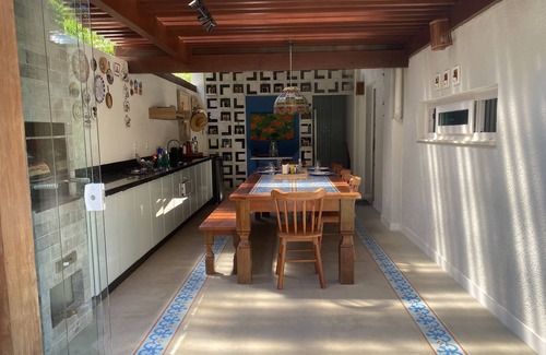 Bela Vista House | Finely decorated, ventilated and right on the sand.