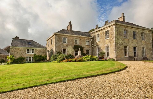 Newquay House | Finest Retreats - Tresillian House