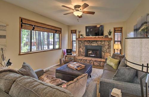 Pinetop House | Fireplace, Deck and Grill Pinetop Cabin Rental!
