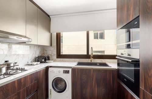 Discovery Gardens Apartment | FIRST CLASS | 1BR | Luxurious Overlooking Pool