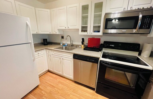 Elkins Park Apartment | First‑Floor Comfort: 2BR/2BA Condo w/Private Parking, Contact us for Discount