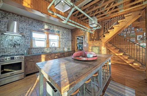 Port Aransas House | Fish Camp Buyout by AvantStay | Unique 6BDR Escape, Private Pool + Views!