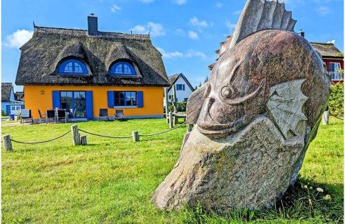 Glowe House | Fisherman's cabin Comfortable holiday residence