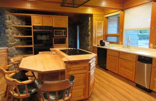 Red Bluff Cabin | Fishing Cabin on the Sacramento River, dock provided