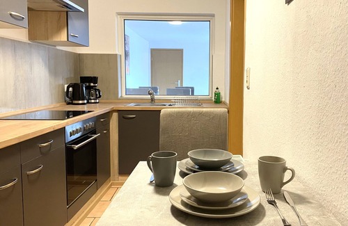 Aschersleben Apartment | ※ Fitters' accommodation/apartment for up to 4 people |Balcony|Grill|Dart|WLAN|NETFLIX|TV ※