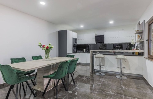 Semeljci House | Five Bedroom Holiday Home