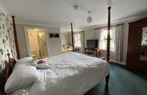 Cardigan Hotel | Flambards Hotel