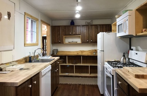 Allaben House | FLASH SKI SALE Idyllic Creekside Getaway with Stunning views