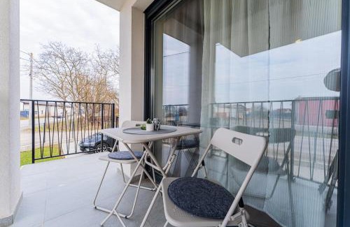 Velika Gorica Apartment | Flex SelfCheckIns 99 - 2 Bedrooms - Parking - Loggia