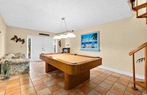 Holland By The Sea House | Flip Flop Bungalow with Pool