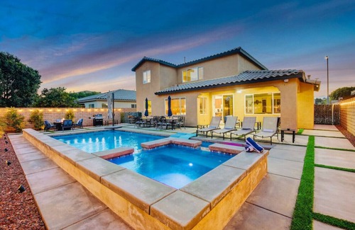 Coachella House | Flirty Flamingo/Huge Pool/Spa