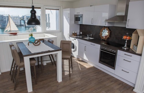 Olpenitz House | Floating Vacation Home "Antares One by Seeblick Ferien"