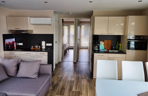 Laasow Boat Rental | floating holiday home on the lake - Seagull 3